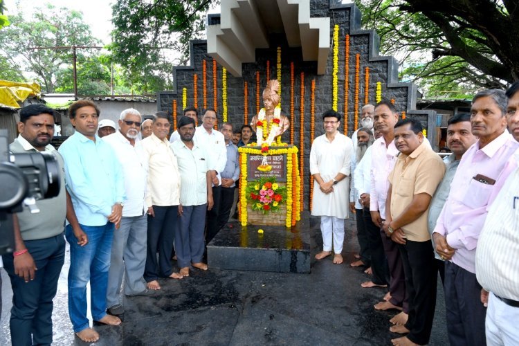 श्रीमंत जयसिंगराव महाराज यांच्या जयंतीनिमित्त अभिवादन