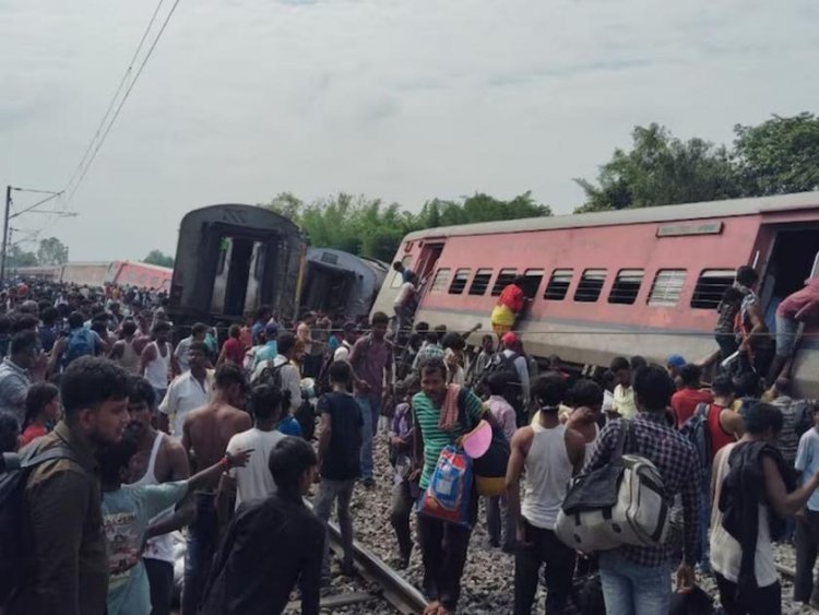 उत्तरप्रदेशमध्ये मोठा रेल्वे अपघात;डिब्रुगड एक्सप्रेसचे १२ डबे रुळावरून घसरले