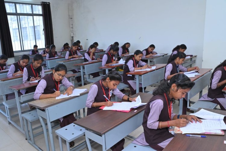 डी. वाय.पाटील इंजिनीअरिंग कॉलेज, साळोखेनगर येथे 'सतेज मॅथ्स स्कॉलर' परिक्षा उत्साहात
