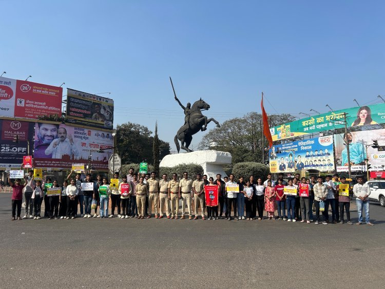 रस्ता सुरक्षा अभियान 2025: जनजागृतीला कोल्हापुरी शैलीतून संदेश