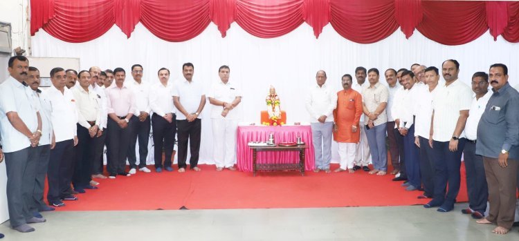 ‘गोकुळ’ मार्फत छत्रपती शिवाजी महाराज यांना अभिवादन