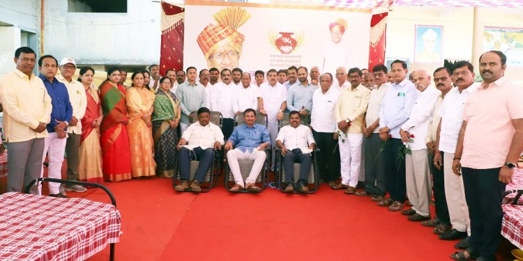 विश्वास पाटील यांच्या अमृत महोत्सवी वाढदिवस उपक्रमाअंतर्गत रक्तदान शिबिरात ५७५ रक्तदात्यांचा सहभाग
