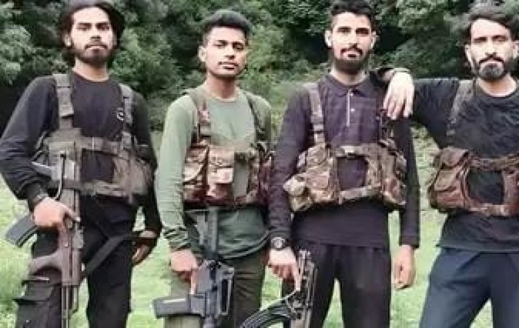 Pahalgam Terrorist Attack On Tourists: 'ते' दहशतवादी अद्यापही पहलगाममध्येच? काश्मिरी कुटुंबाच्या घरी केले जेवण