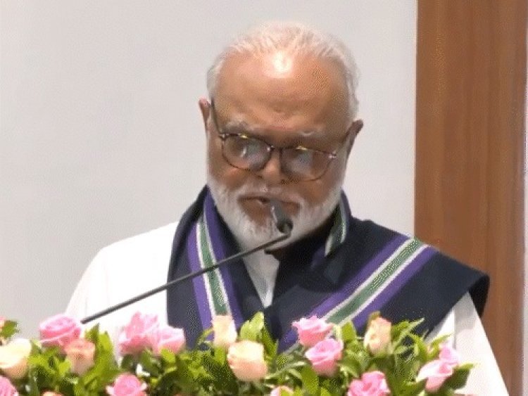 छगन भुजबळ यांचे मंत्रिमंडळात पुनरागमन; धनंजय मुंडेंच्या जागी घेतली शपथ