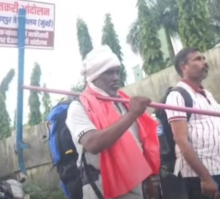 मंत्रालयाकडे नांगर खांद्यावर नेत शेतकऱ्याचा संघर्ष ; प्रकृती खालावल्याने ठाण्याच्या रुग्णालयात दाखल