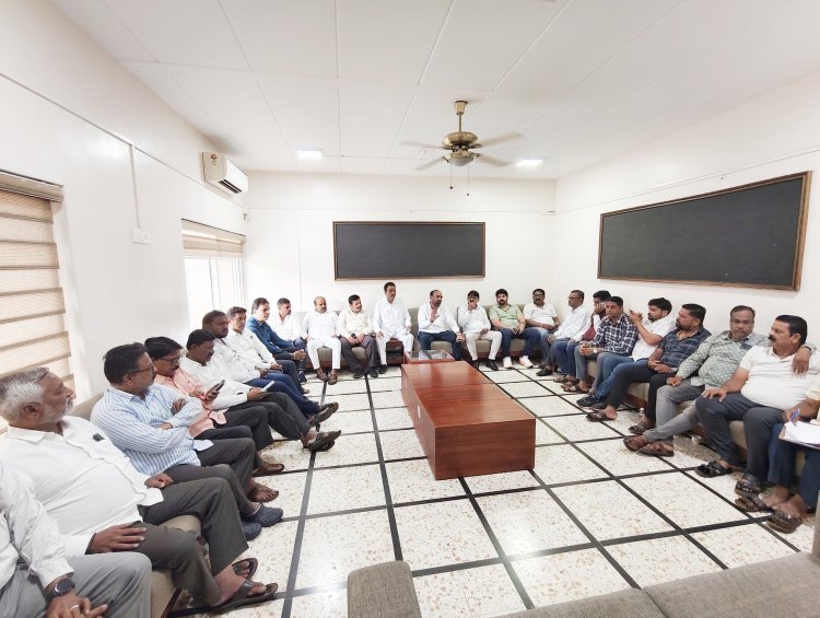 काँग्रेसचा मेळावा यशस्वी करूया ; माजी नगरसेवकांचा बैठकीत निर्धार